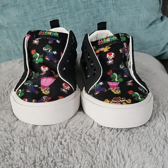 Ground Up Official Nintendo Super Mario Shoes - Picture 3 of 15
